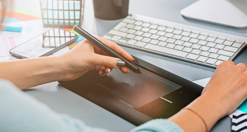devenir-graphiste-freelance-avec-une-tablette