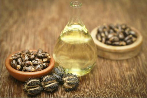 huile-de-ricin-accelerer-la-pousse-des-cheveux