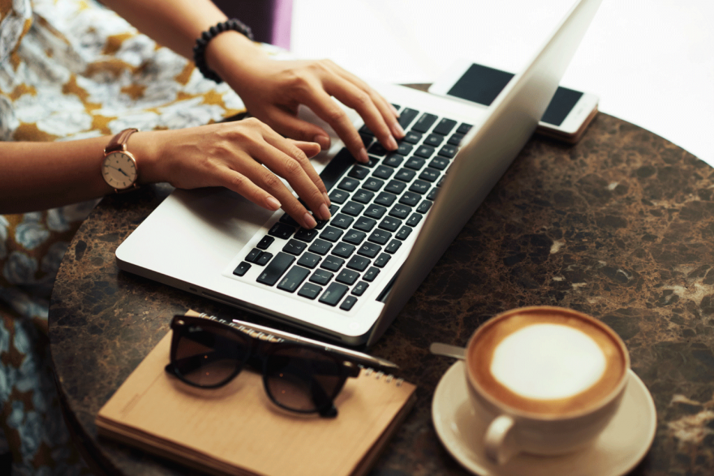 Femme qui veut travailler en freelance